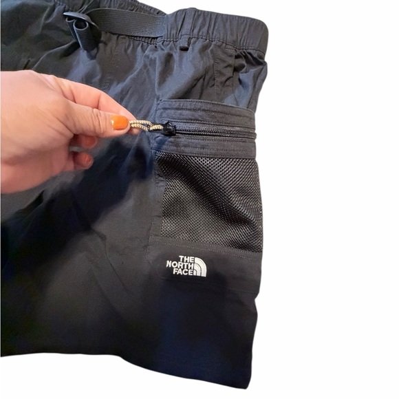 ❤️The North Face Men's Black Shorts - Picture 4 of 6